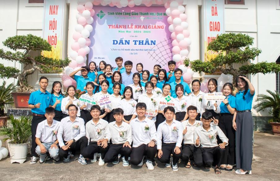 nhom svcgth  qn thanh le khai giang   chao don tan sinh vien nam hoc 2024 2025 voi chu de dan than