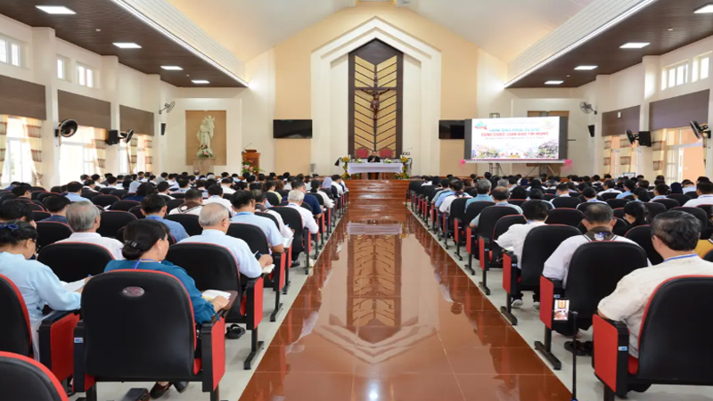 dai hoi giao ly toan quoc lan thu vii ngay thu ii   huan giao va khai tam nhiem hiep
