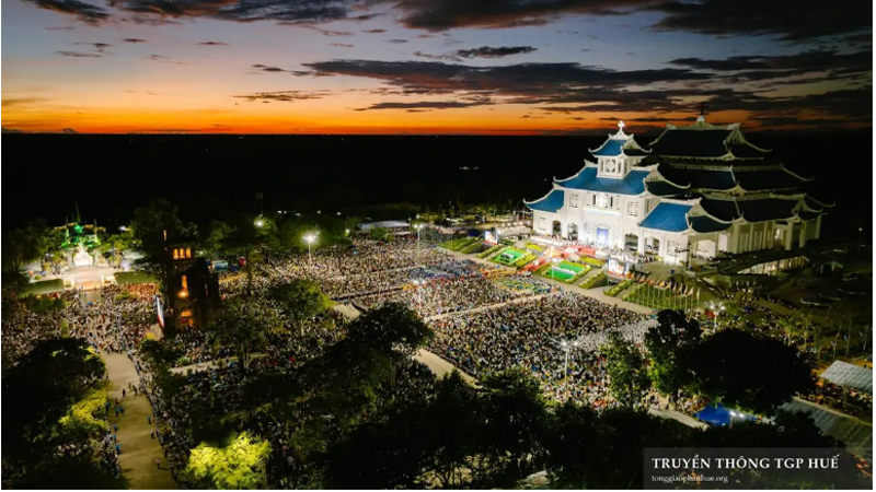 gan 150.000 nguoi tham gia cuoc ruoc kieu ton vinh duc me la vang – dang phu ho cac giao huu