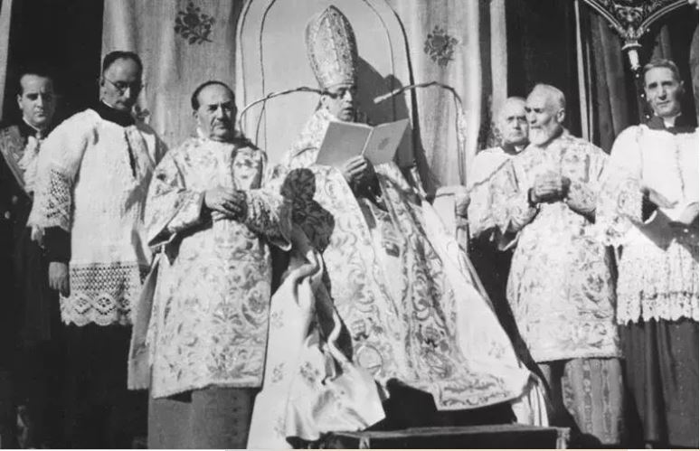 75 nam sau khi cong bo tin dieu viec duc maria hon xac len troi van nang do giao hoi