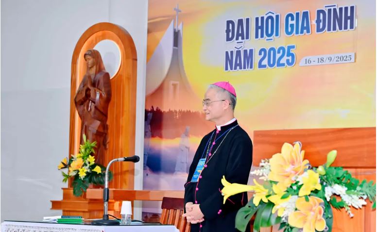 khai mac dai hoi gia dinh toan quoc 2025 tai trung tam hanh huong duc me nui cui
