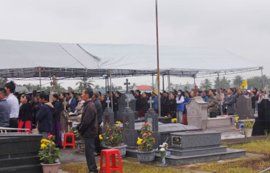 giao xu phuc lang duc cha giuse nguyen duc cuong cu hanh thanh le cau nguyen cho cac dang linh hon