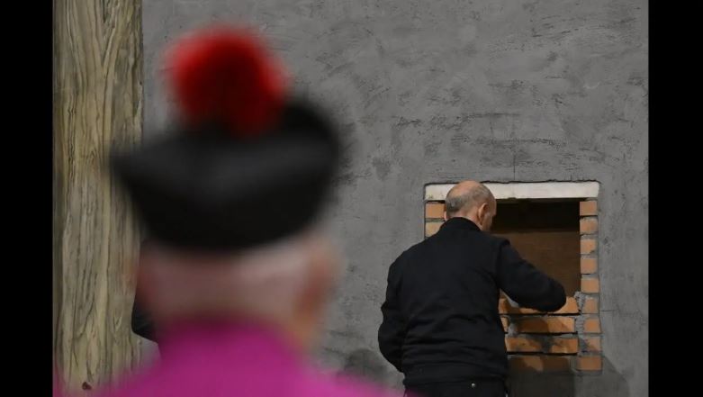 nghi thuc xay tuong niem kin cua thanh den tho thanh phero