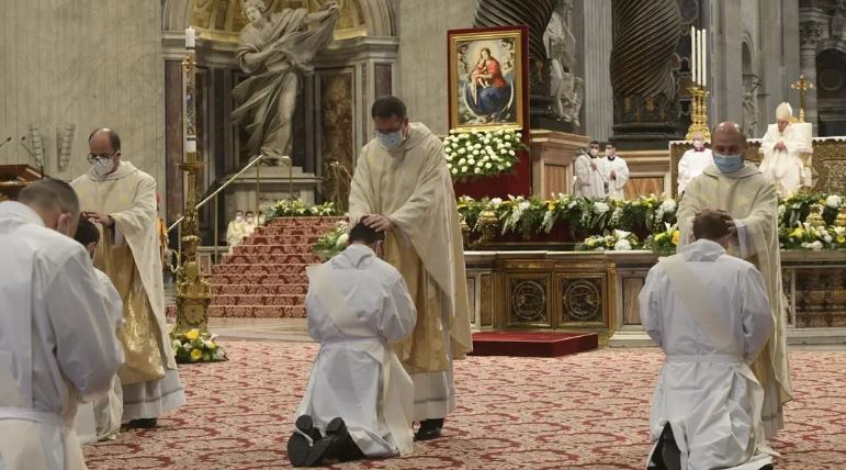 bao cao cua thuong hoi dong keu goi viec dao tao tai chung vien khong tach roi doi song giao xu