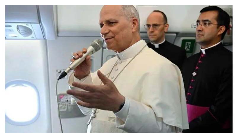 duc thanh cha leo toi den phi chau de khich le tin huu cong giao khong de tranh luan voi ong trump