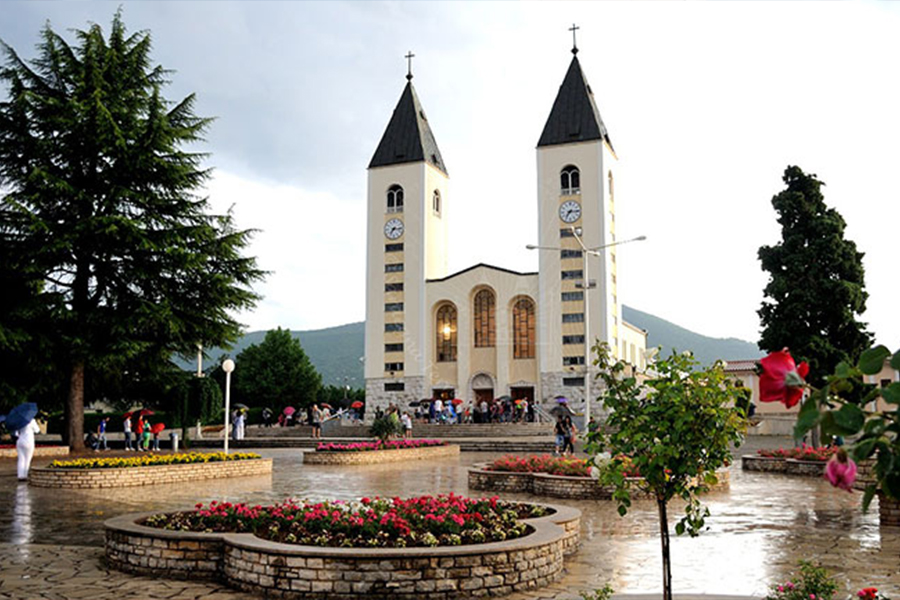 Kết quả hình ảnh cho hinh anh Liên hoan Giá»i Trẻ Công Giáo thế giá»i tại Medjugorje lá»n chưa từng có