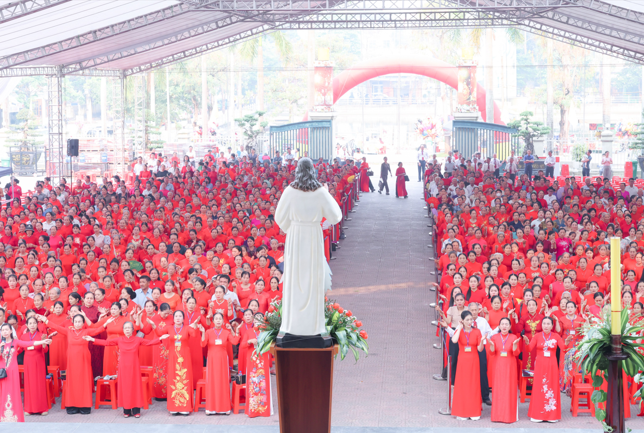 giao phan thanh hoa duc cha giuse nguyen duc cuong cu hanh dai le kinh long chua thuong xot