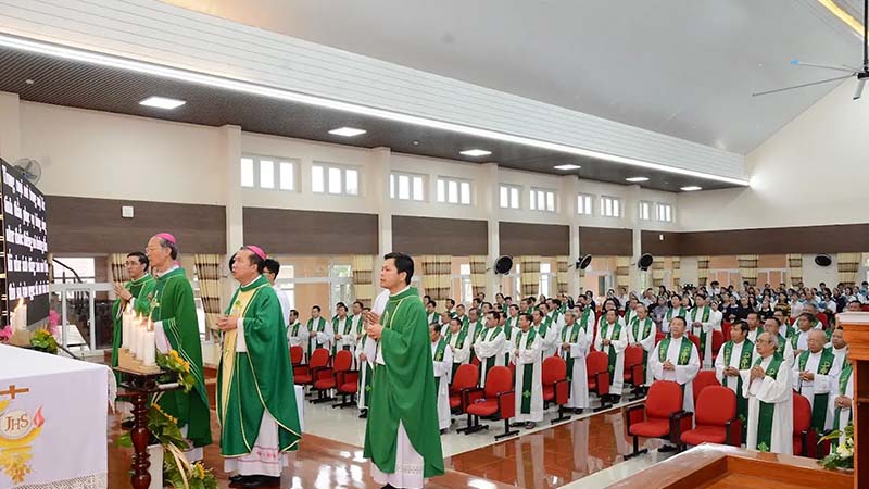 dai hoi giao ly toan quoc lan thu vii ngay thu iii   huan giao va gia dinh trong nen van hoa ky thuat so
