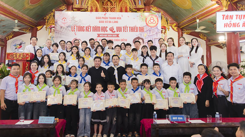 giao xu ba lang cu hanh thanh le ta on va tong ket nam hoc giao ly hiep thong 2024–2025