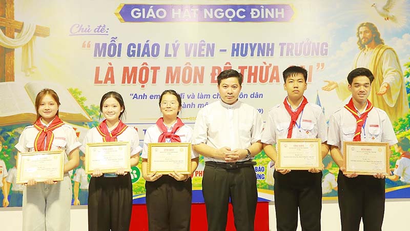giao hat ngoc dinh be giang khoa huan luyen giao ly vien – huynh truong he 2026