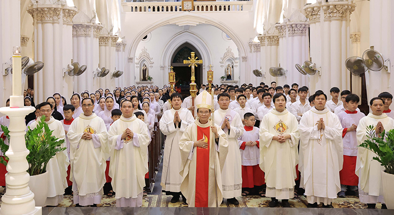 giao phan thanh hoa duc cha giuse nguyen duc cuong cu hanh thanh le cau nguyen cho viec bao ve cong trinh tao dung