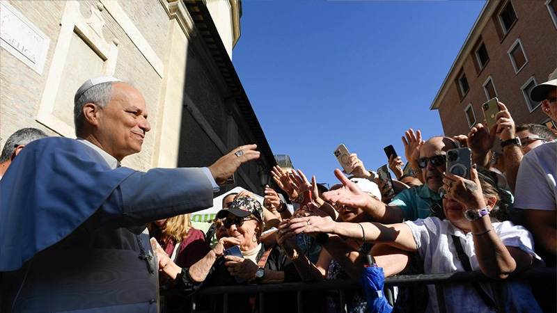 duc thanh cha leo xiv se gap go hang giao si roma va tham 5 giao xu roma