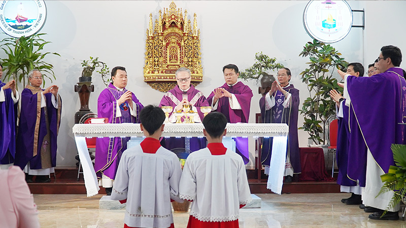 giao ho biet lap tan an thanh le ta on lam phep nha giao ly va tuong dai duc me