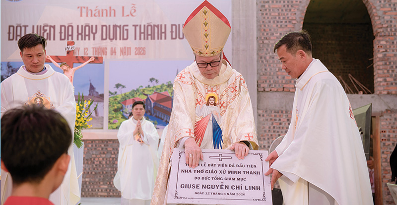 giao phan thanh hoa thanh le ta on lam phep va dat vien da dau tien xay dung nha tho giao xu minh thanh