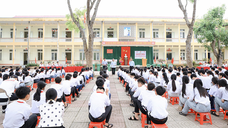 hanh trinh an nong khi tinh nguoi va y niem xanh cung hoa quyen