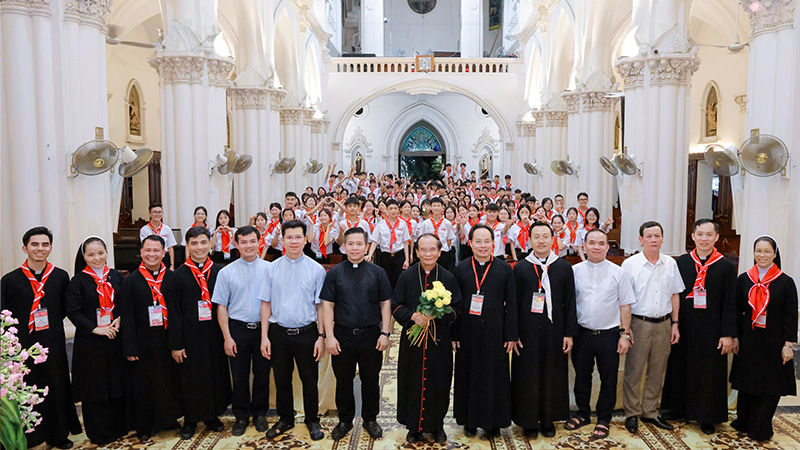 giao hat chinh toa duc cha giuse nguyen duc cuong va phai doan quy cha tham khoa dao tao giao ly vien – huynh truong he 2026