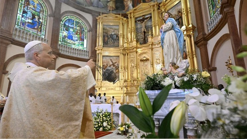 tong du guinea xich dao dtc leo cu hanh thanh le tai nha tho duc me vo nhiem o mongomo