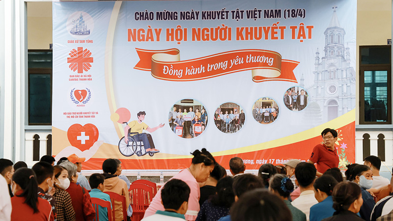 dong hanh trong yeu thuong khi nhung vang trang khuyet toa sang giua long nhan ai