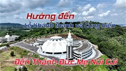 cong dong dan chua huong ve ngay dai le khanh thanh va cung hien den thanh duc me nui cui