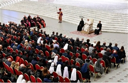 duc thanh cha leo xiv trung tam cua doi song than bi nam o su hiep thong sau xa voi chua