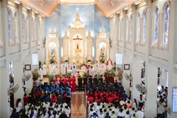 giao ho sung thuong giao xu ba lang   be mac tuan chau thay mat giao phan   thanh le chua kito vua vu tru