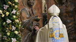 lich dong cua thanh 4 den tho giao hoang o roma