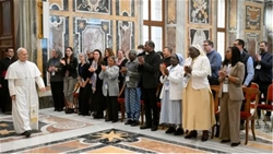 dien van cua duc thanh cha leo xiv goi uy ban to chuc sang kien “tu khung hoang den cham soc hanh dong cong giao vi tre em”