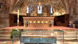 tham vieng thi hai thanh phanxico assisi nhan ky niem 800 nam ngay qua doi 1226   2026