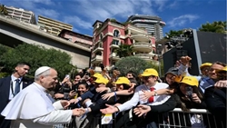 duc thanh cha gap gioi tre va cac du tong tai monaco