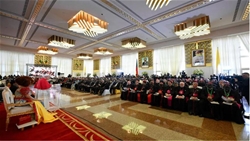 tong du camerun duc thanh cha leo xiv duoc tiep don va gap go chinh quyen xa hoi dan su va ngoai giao doan