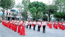 giao xu huu le khai mac thang hoa dang kinh me