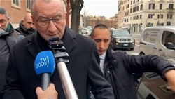 toa thanh dang xem xet loi moi cua tong thong trump tham gia hoi dong hoa binh gaza