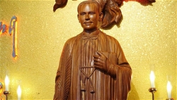 thoi khac cha diep duoc tuyen phong chan phuoc
