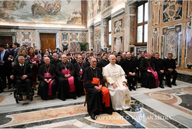 “con nguoi khong duoc tao dung de song khep kin trong ban than”   dien van cua duc leo xiv truoc cac cong doan cua bon chung vien tay ban nha