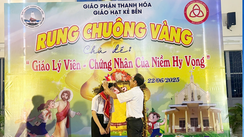 nhung hoat dong ngoai khoa cua khoa dao tao giao ly vien – huynh truong giao hat ke ben.