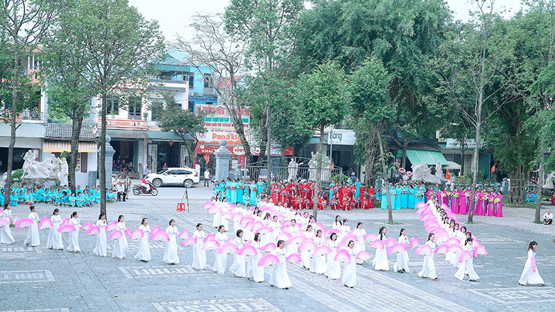 giao xu huu le dang hoa lien giao xu ton vinh duc me man coi