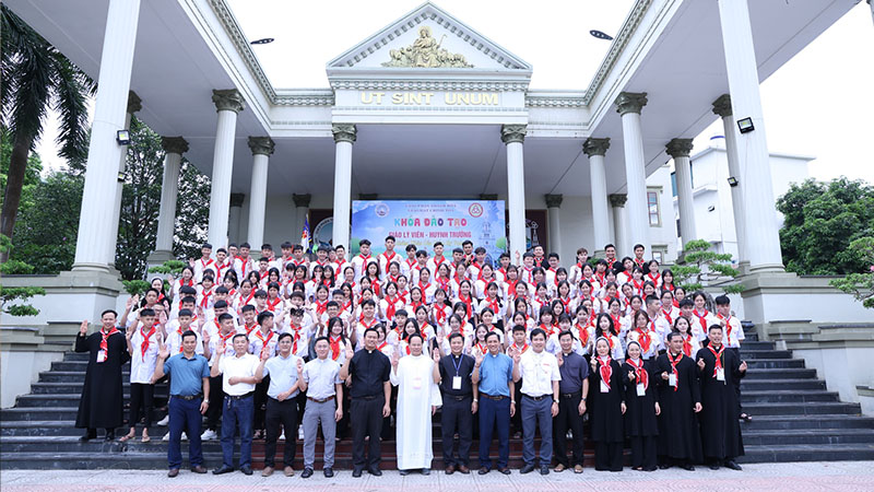 giao hat chinh toa  khai giang khoa dao tao giao ly vien va huynh truong he 2025 chu de “giao ly vien – chung nhan cua niem hy vong”