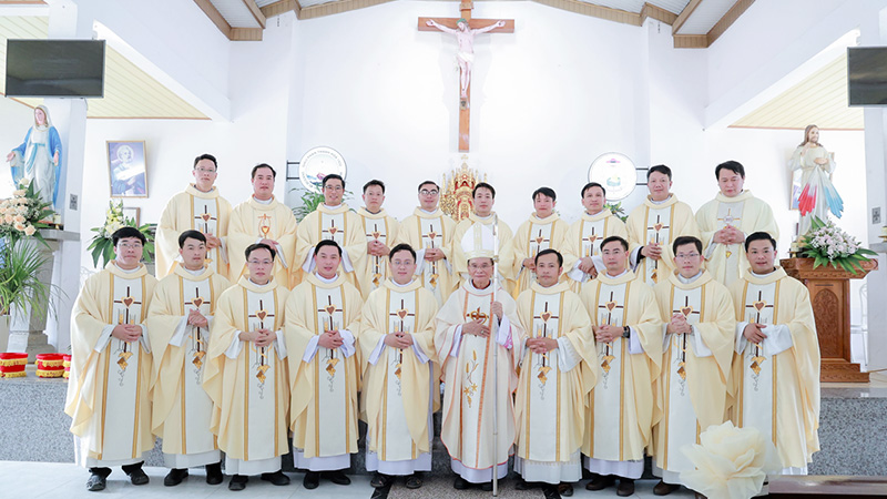 giao xu tan an duc cha giuse nguyen duc cuong cu hanh thanh le khai mac tuan chau thanh the