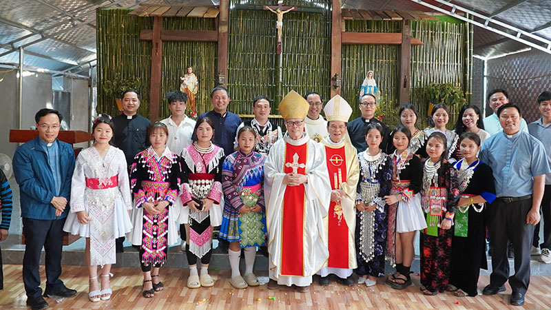 giao phan thanh hoa hanh trinh tham vieng muc vu   mang mua xuan len mien cao