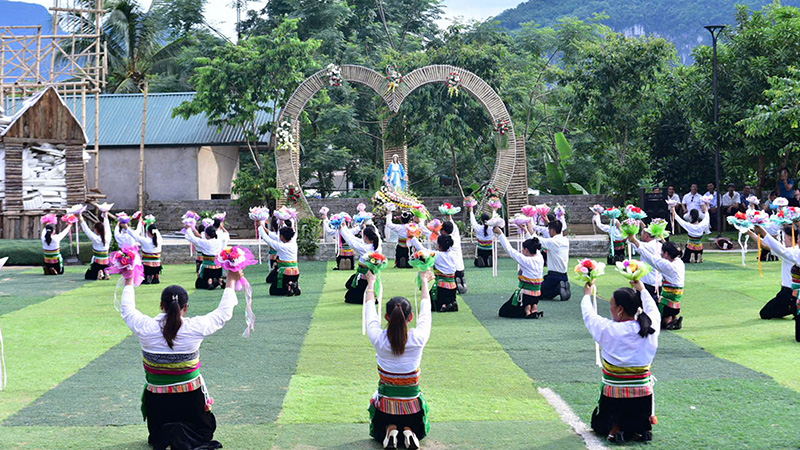 cong doan lam xa to chuc dang hoa hiep thong lien giao xu kinh duc me cuoi thang hoa