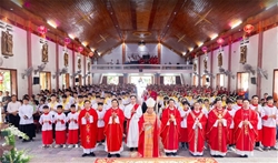 giao xu bich phuong thanh le ban bi tich them suc va khai mac tuan chau thanh the thay mat giao phan