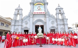 giao xu ba lang ruoc kieu va dang hoa kinh  duc me maria thang man coi