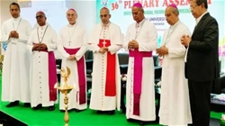 cac giao hoi o chau a keu goi hoa binh cho trung dong