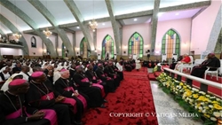 tong du angola duc thanh cha gap cac giam muc linh muc tu si giao ly vien hay tiep tuc de cao viec dao tao lien tuc